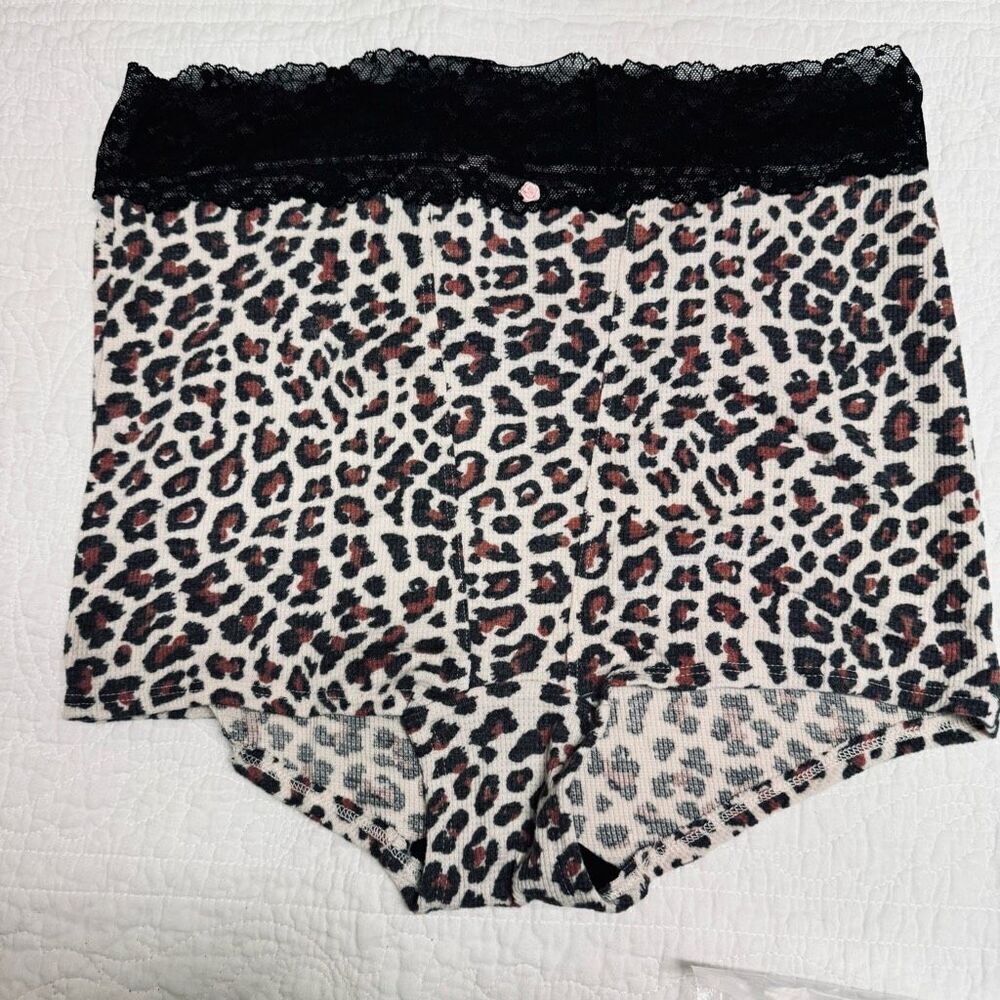 NWT!!! Victoria's Secret Leopard Print High Waisted Briefs with Black Lace